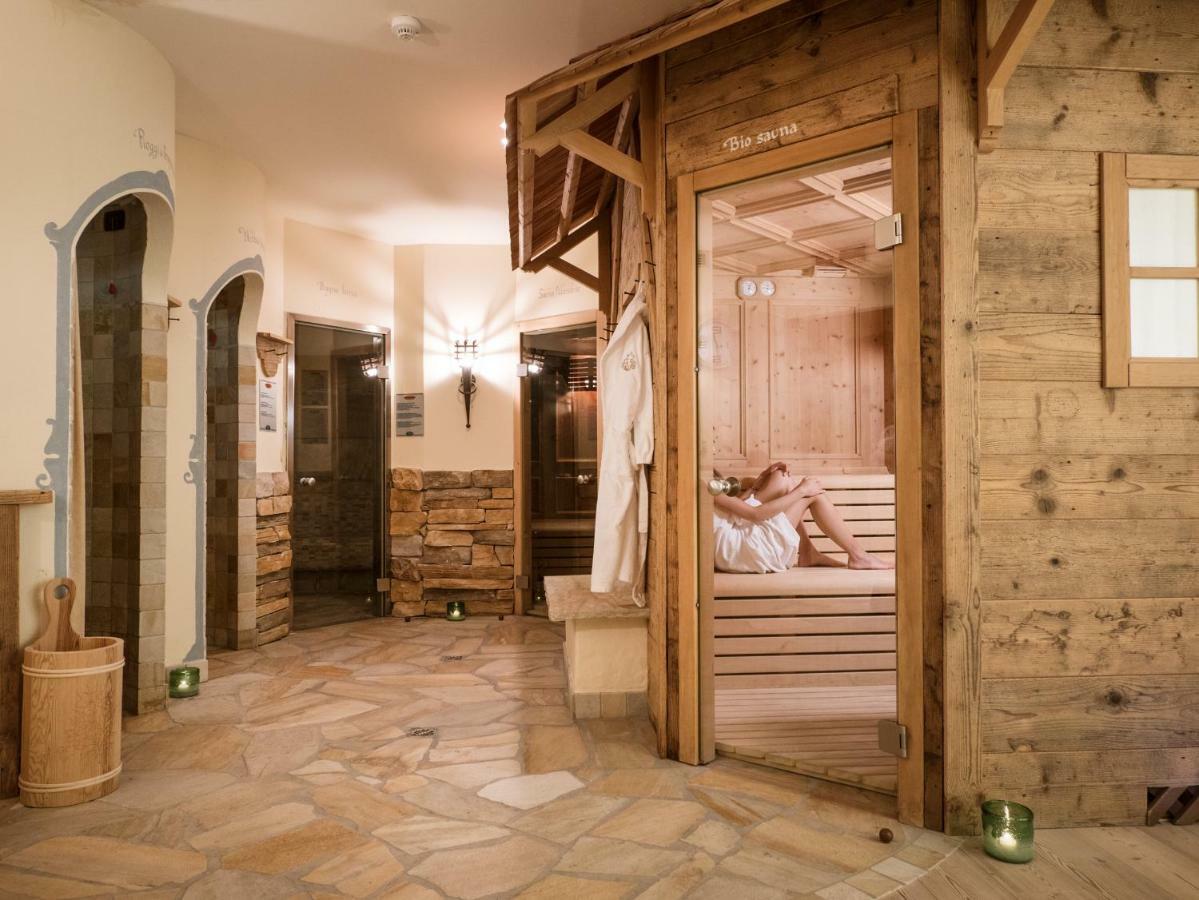 Fiori Dolomites Experience Hotel ซานวีโต ดิ กาโดเร ภายนอก รูปภาพ